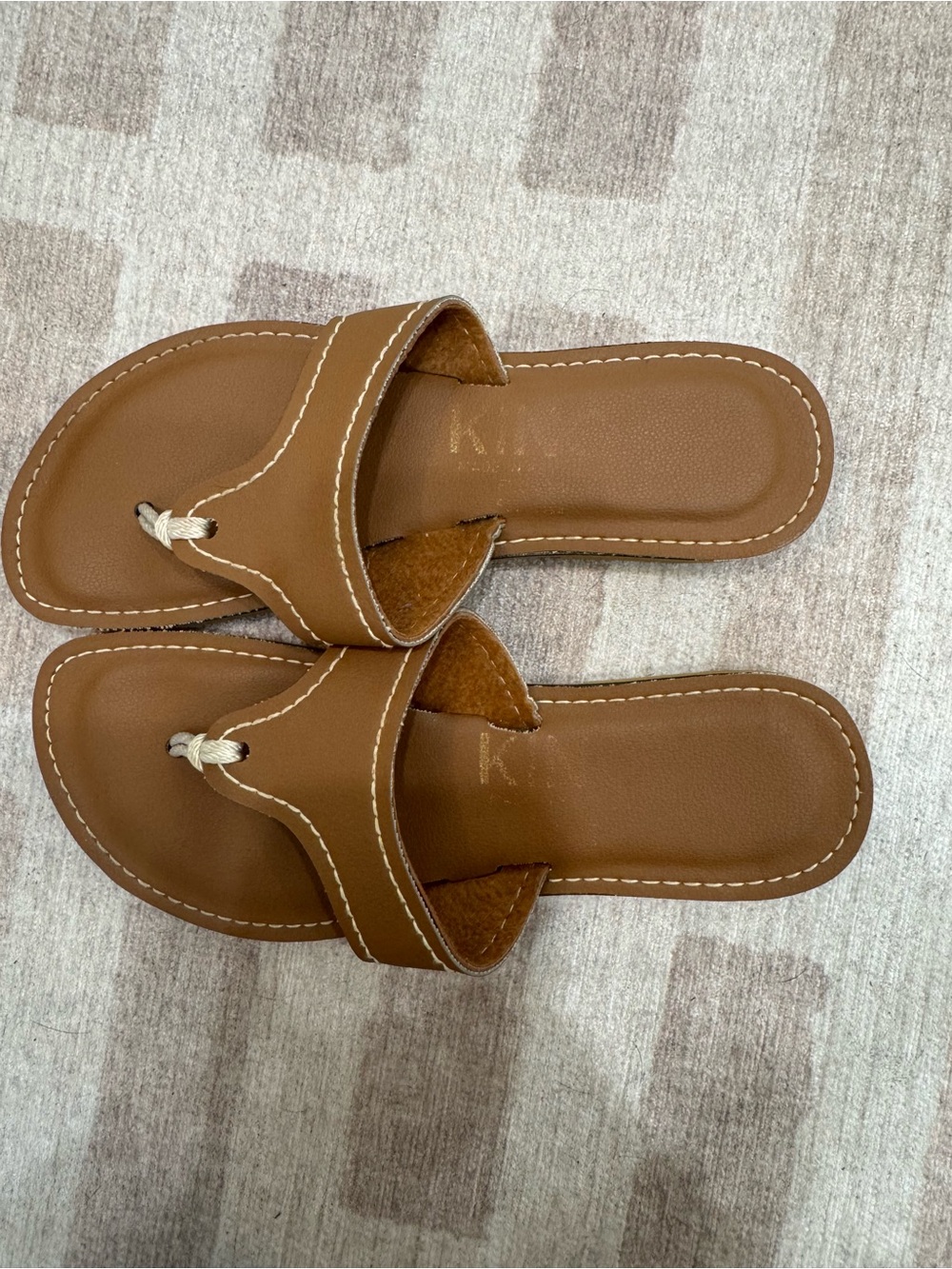Women's Kino Tan Leather Thong Sandals with Contrast Stitching - Picture 2 of 7